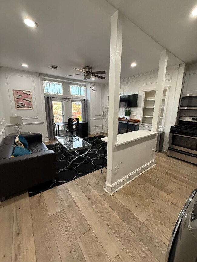 Building Photo - 47TH_1128