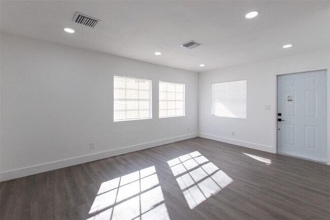 Foto del edificio - 2921 NW 25th St