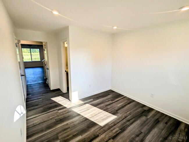 Building Photo - 3380 Sunbeam Pl