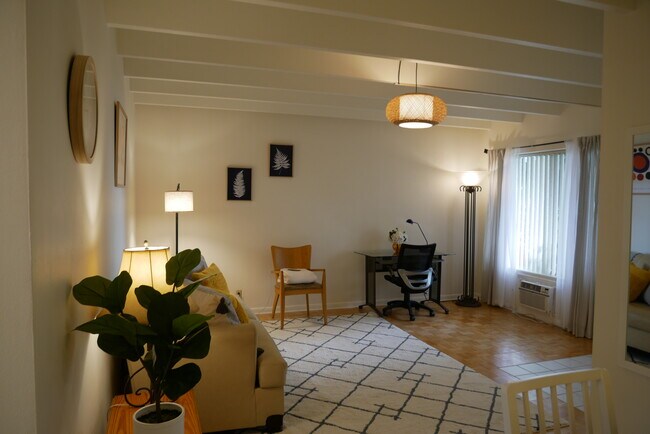 Foto del edificio - 4056 Lake Osborne Dr