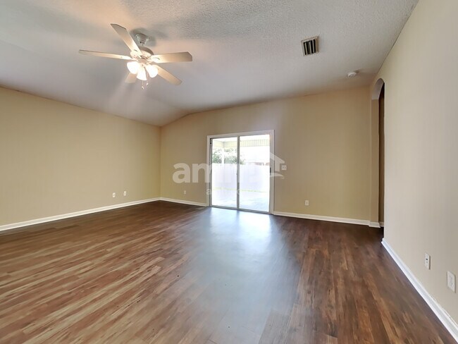 Foto del edificio - 9215 Hawks Haven Ct