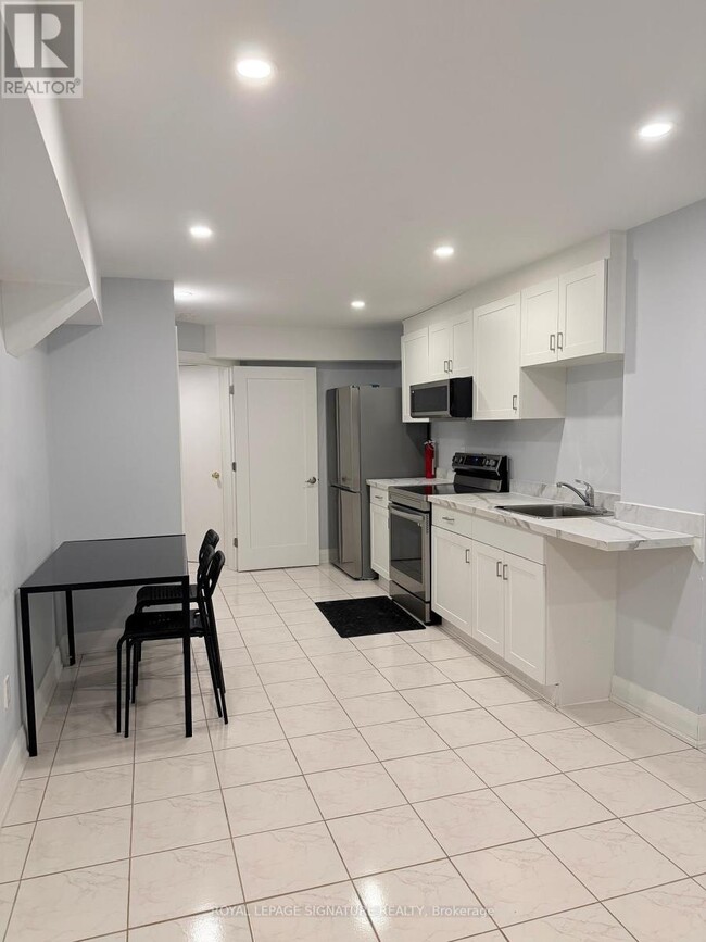 Photo du bâtiment - 5630 Sparkwell Dr