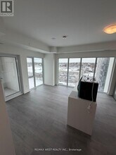 Building Photo - 705 Davis Dr