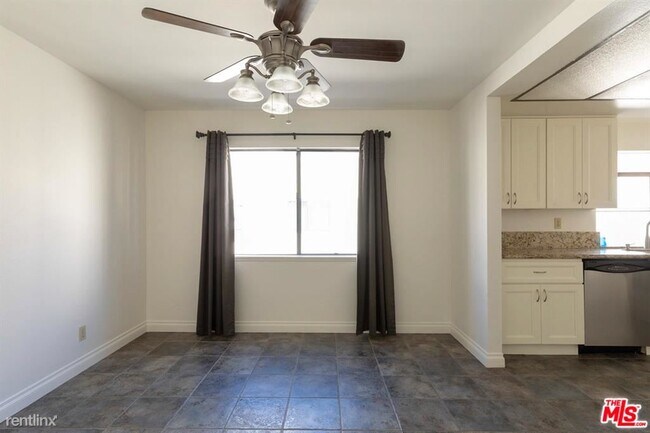 Building Photo - 3 br, 2.5 bath House - 5402 Las Virgenes Rd