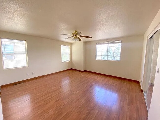 Foto del edificio - 3081 S Cottage Dr