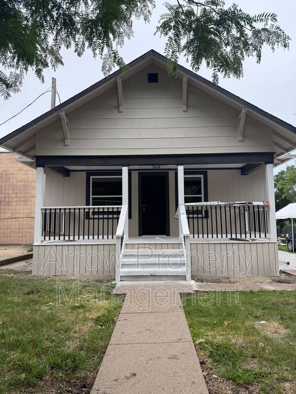 Foto principal - 2435 W St