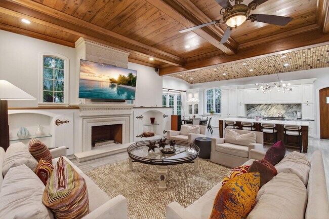 Foto del edificio - 745 Oleander St
