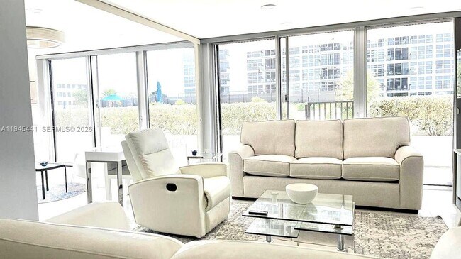 Foto del edificio - 531 N Ocean Blvd