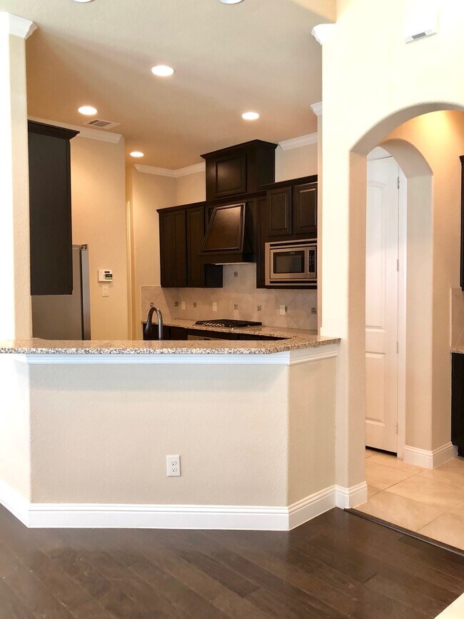 Building Photo - Immaculate 3 Bedroom Patio Home on Oversiz...