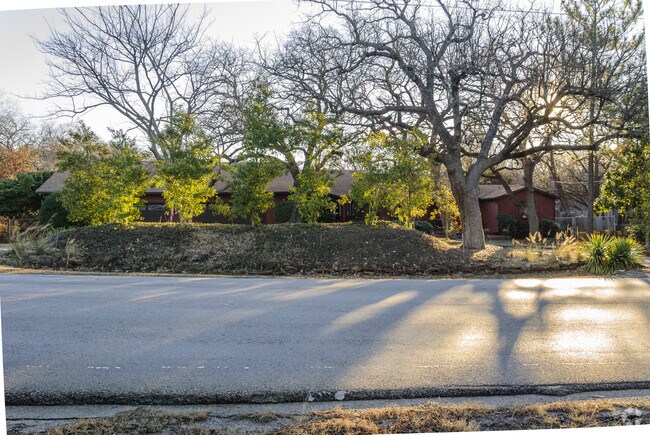 Foto del edificio - 401 S Shady Shores Rd