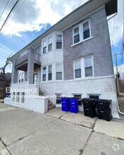 Building Photo - 9429 Brush St