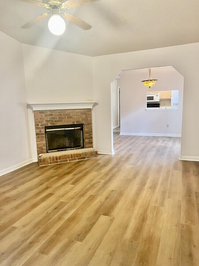 Building Photo - 455 Richview Park Cir E