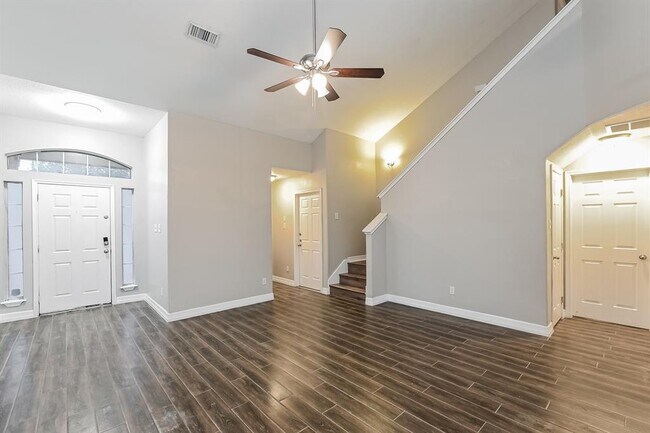Building Photo - 1406 High Park Cir