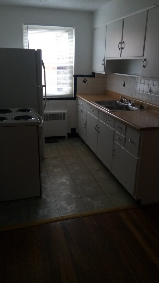 Building Photo - 3344 Boudinot Ave