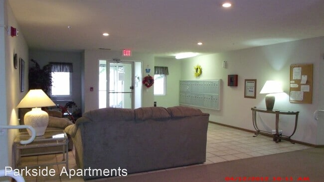 Building Photo - 7775 Park Dr