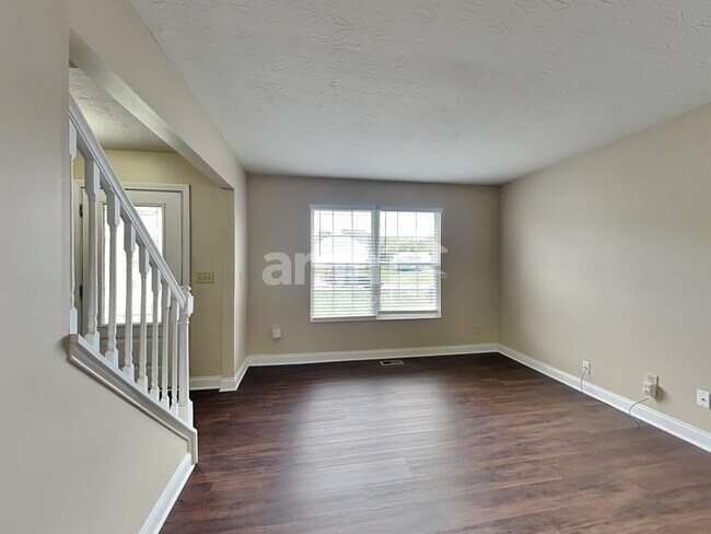 Building Photo - 519 Rosebud Cir