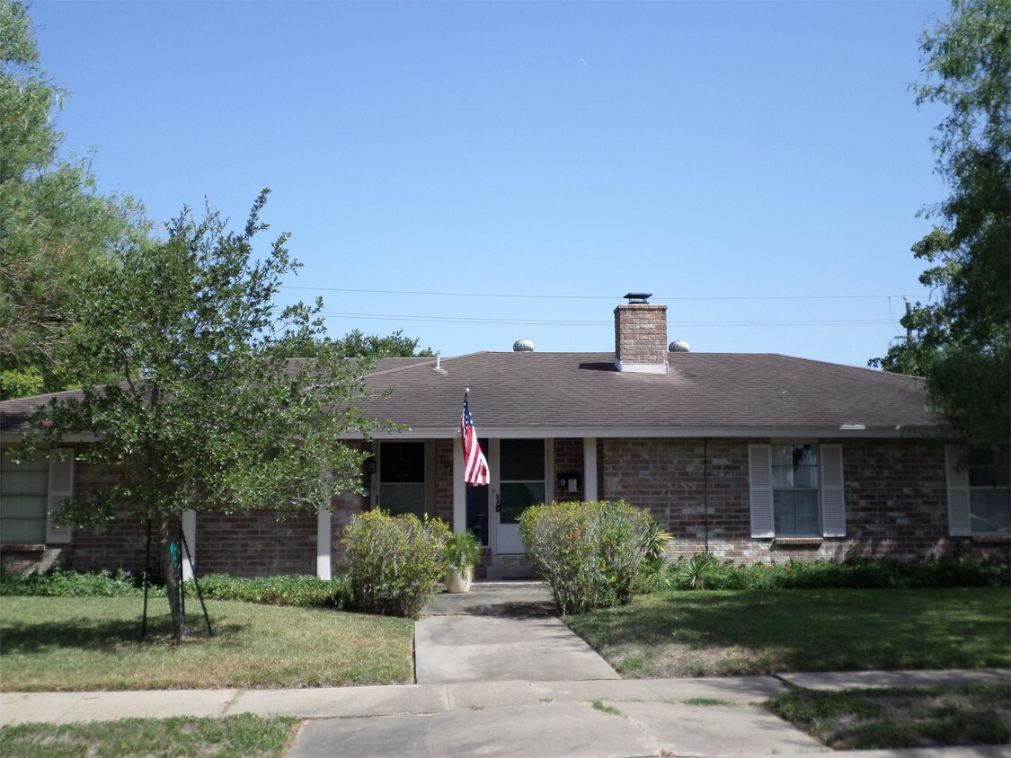 Primary Photo - 1026 Egyptian Dr