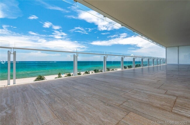 Foto del edificio - 9111 Collins Ave