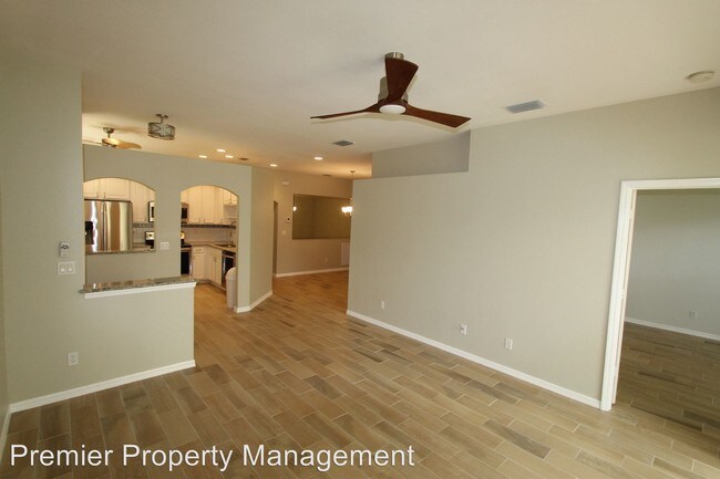 Building Photo - 7550 Meadow Lakes Dr