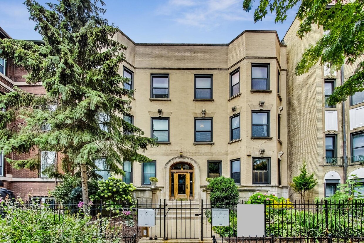 Foto principal - 3808 N Pine Grove Ave