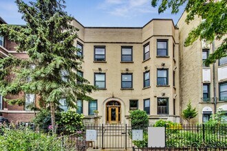 Building Photo - 3808 N Pine Grove Ave
