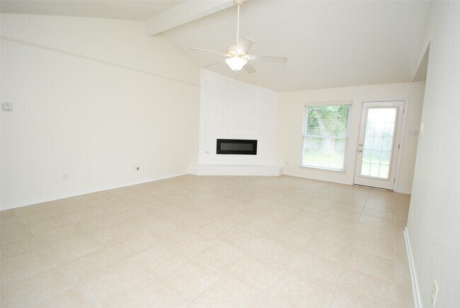 Foto del edificio - 22619 Leedstown Ln