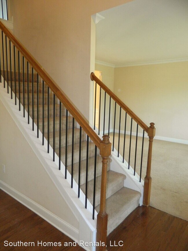 Foto del edificio - 4 br, 2.5 bath House - 916 Golden Bell Lane