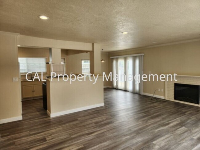Building Photo - Enjoy this 2 bedroom home in Monterey, CA!