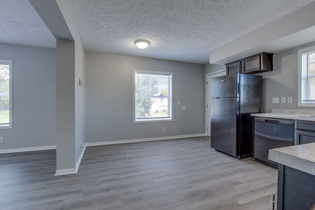 Foto del edificio - For Rent - Four-Bedroom Two-Bathroom Home Available NOW!