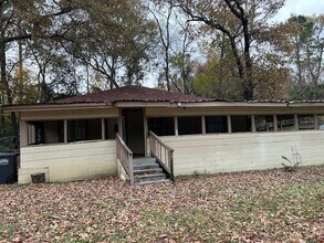 Building Photo - 111 Lazy Trail