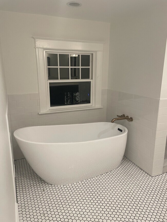 Foto del edificio - 1228 Bryan Ave