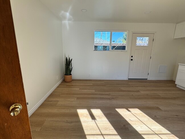 Building Photo - 15726 Yermo St