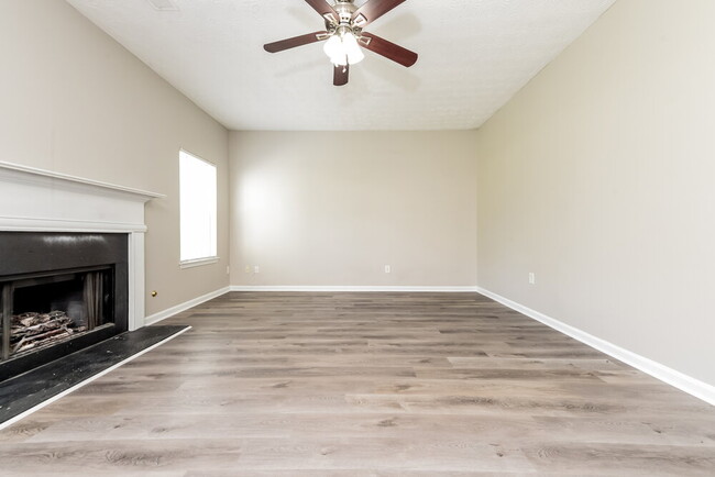 Foto del edificio - 1110 Ivey Ln