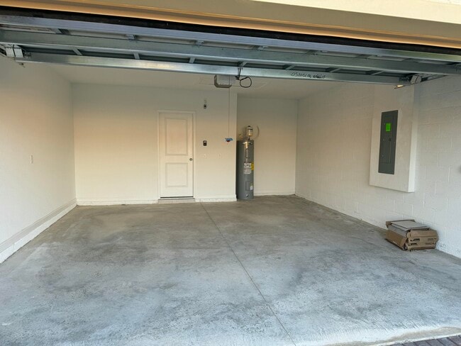 Building Photo - 673 Carlyle Wy