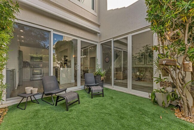 Foto del edificio - 1546 Yellowheart Way