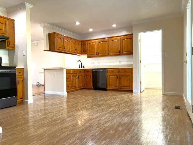 Foto del edificio - Maryville 37804 - 3 bedroom 2.5 bath - call Adam Sharp 865-254-0980