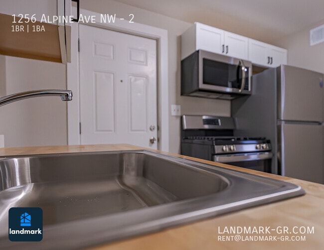 Foto del edificio - 1256 Alpine Ave NW