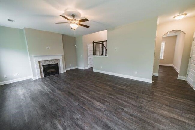 Building Photo - Spacious 4-Bedroom, 3-Bath Home for Rent i...