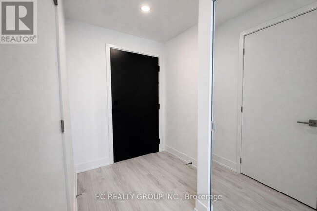 Building Photo - 36 Olive Ave