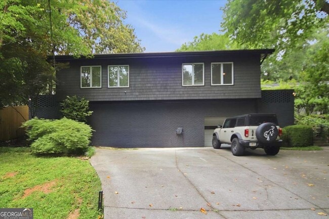 Building Photo - 546 Allen Rd NE