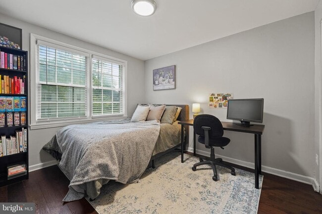 Building Photo - 808 S Arlington Mill Dr