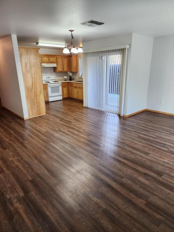 Foto del edificio - 357 NE Cooper Ln