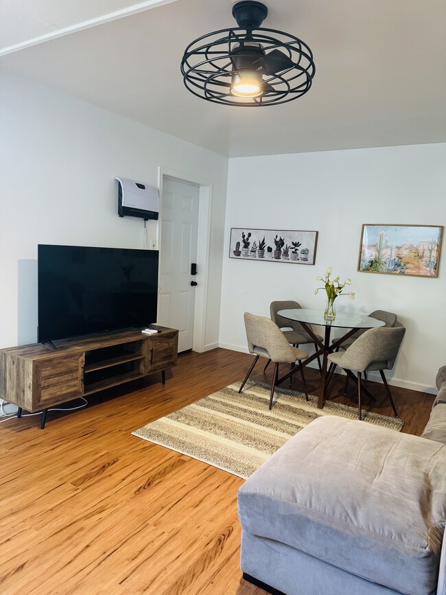 Foto del edificio - 4903 Ashford Dr
