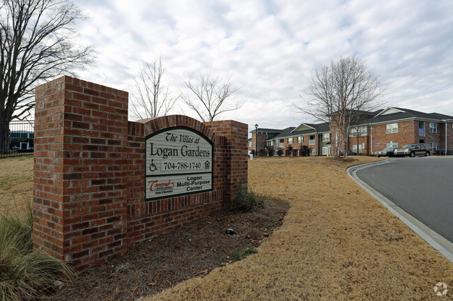 Foto del edificio - The Villas at Logan Gardens