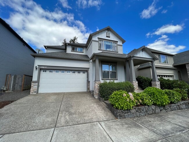Building Photo - Wonderful 4 Bed + 3 Bath in Tigard!! Offers Air Conditioning, Private Garage and Washer + Dryer!!