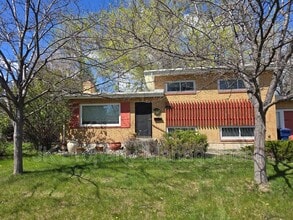 Building Photo - 1015 Carlos Dr