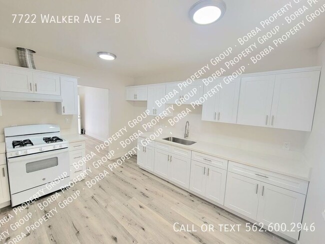 Building Photo - ****STUNNING 2BEDROOM | 1 BATH APARTMENT W...