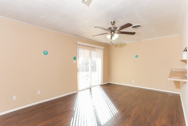 Foto del edificio - 6420 Valley Ridge Dr