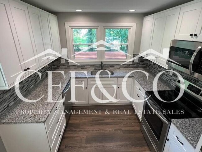 Building Photo - Beautiful 3 bedroom home available in Simpsonville