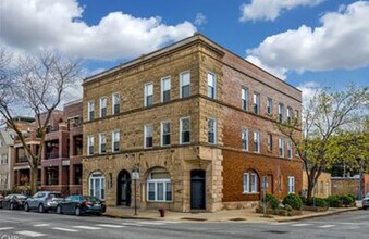 Building Photo - 2501 N Southport Ave